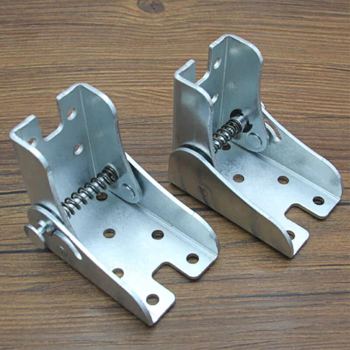 90 degree self-locking folding hinge