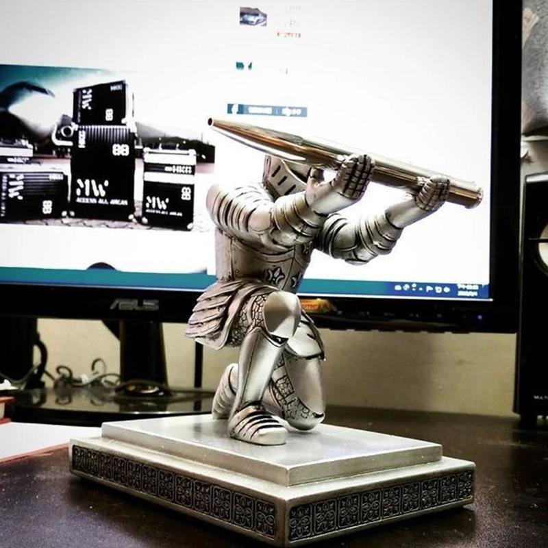 Knight Pen Holder